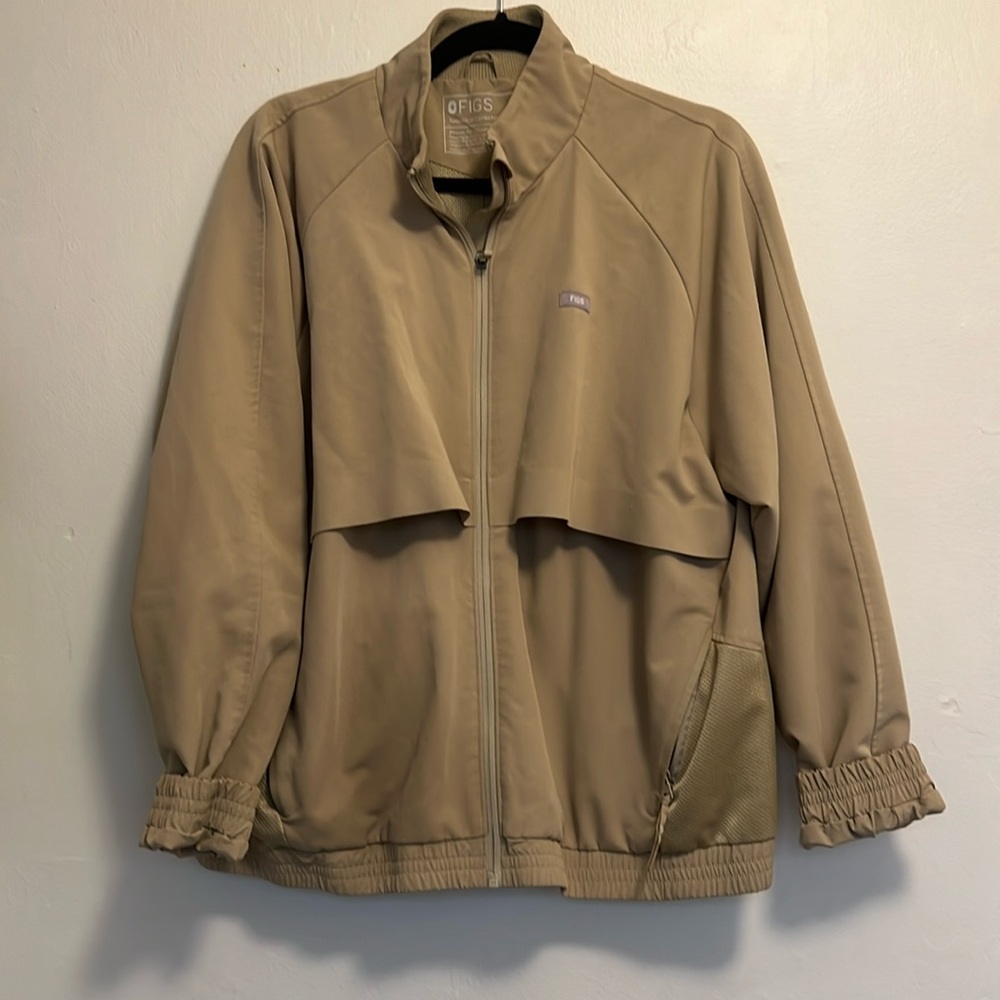 Figs XL Women’s Sydney Scrub Jacket - Sandstone